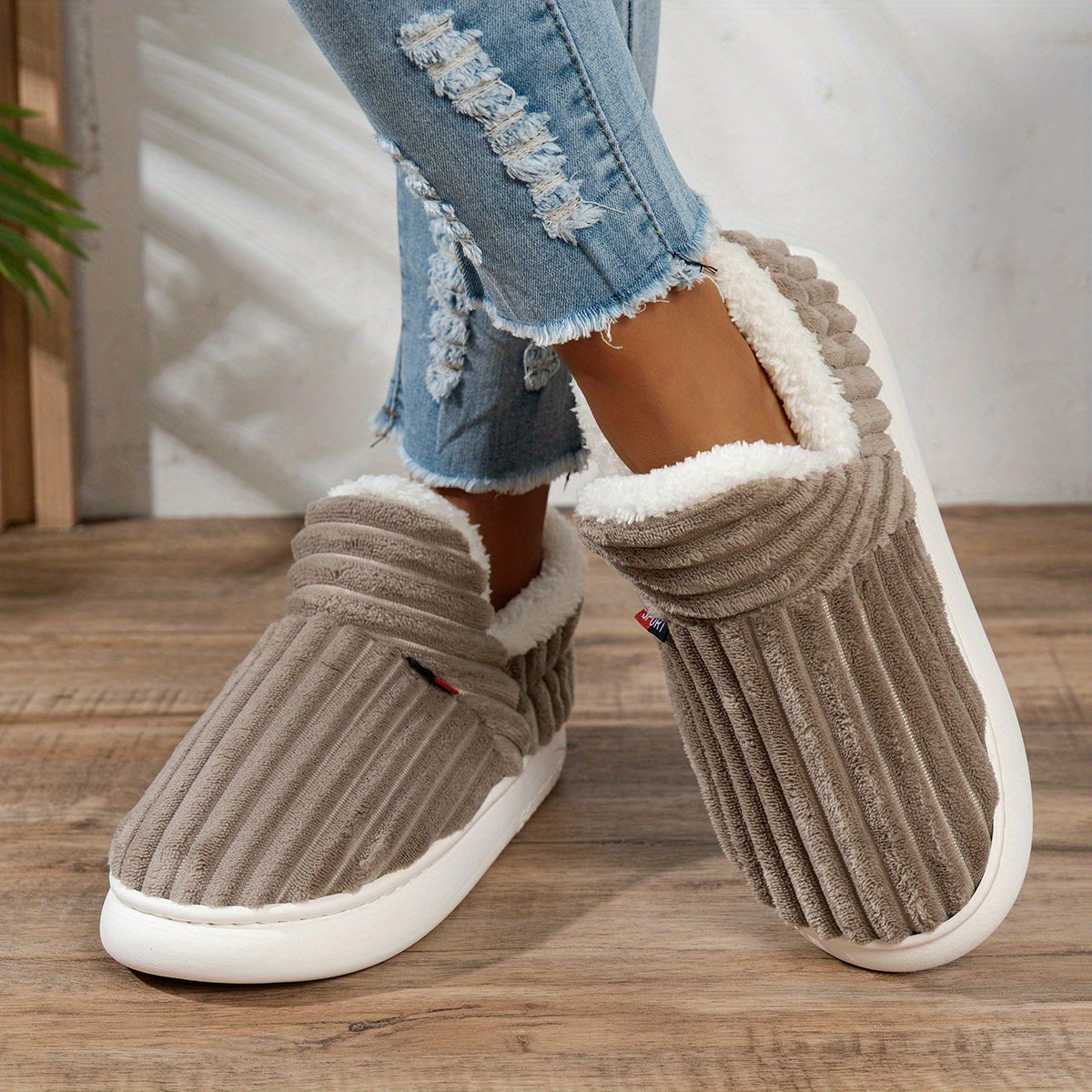 CozyStep - Chaussons Douillets Élégants